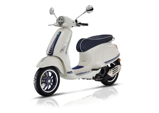 Набор Vespa Primavera ограничен. Наклейки яхт-клуба