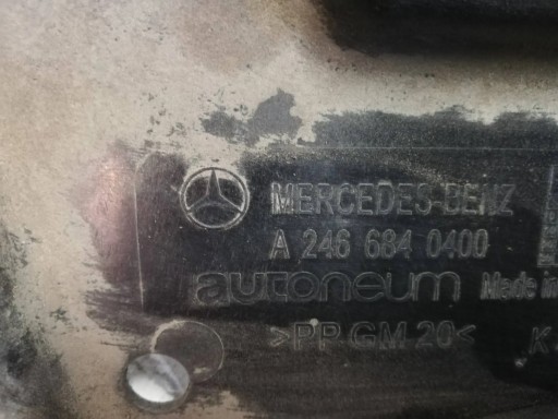Mercedes-Benz B W246 КРЫШКА ШАССИ СПРАВА