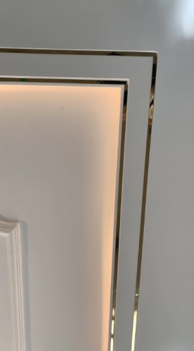 Полоса зеркальная металлическая самоклеящаяся GOLD 2,8 м.