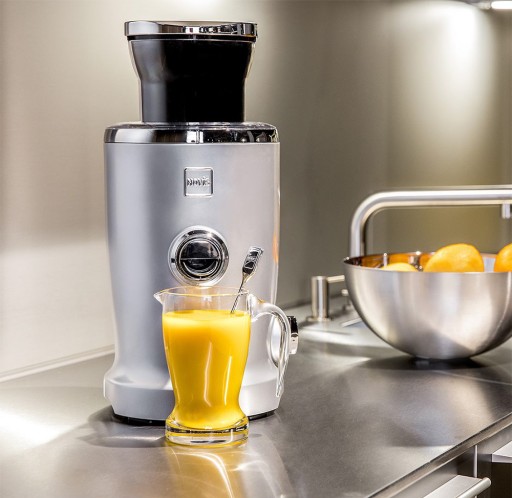 Соковыжималка Novis Vita Juicer S2, серебристая