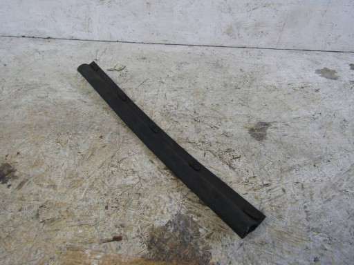 Прокладка капота VW Sportsvan 510823709A