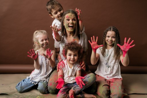Красочный фестиваль порошка Holi