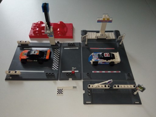 LEGO Racers 8125 - Громовая гоночная трасса 2009 года