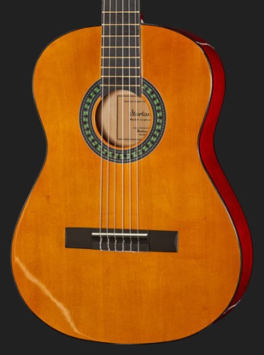Startone CG-851 Классическая гитара, струны на стойке 3/4, подставка для ног, набор тюнеров