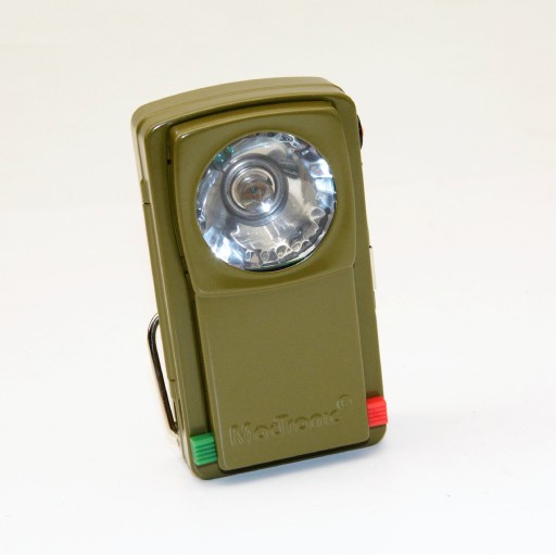Плоский полицейский фонарик Mactronic 3008