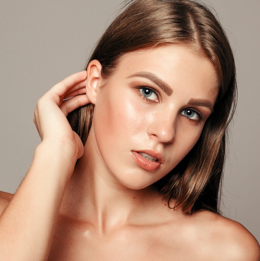 CLARESA ROZŚWIETLACZ W SZTYFCIE Cheek2Cheek PEARL SHINE EFEKT MOKREJ SKÓRY