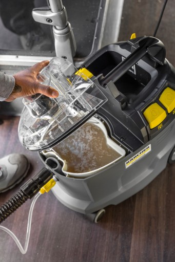 Моющий пылесос Karcher Puzzi 8/1 1200 Вт