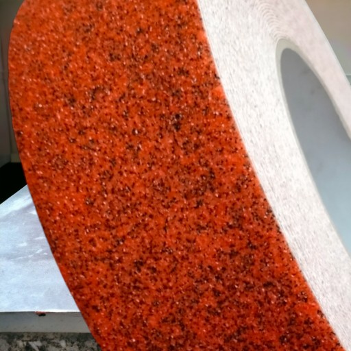 Оранжевая противоскользящая лента MARBLE для гранитных напольных покрытий