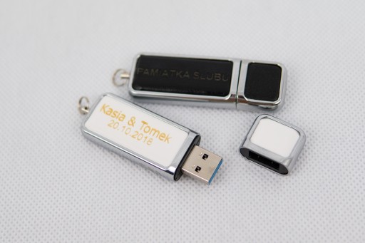 Чехол-коробка для флешки VELUR + USB3 16 ГБ с гравировкой