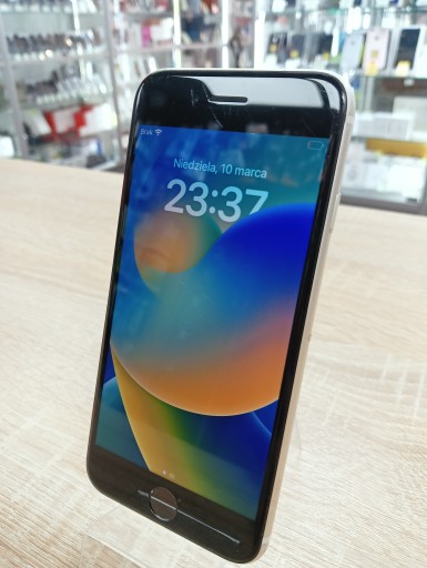 Smartfon Apple iPhone SE (2022) 4 GB / 64 GB 5G biały