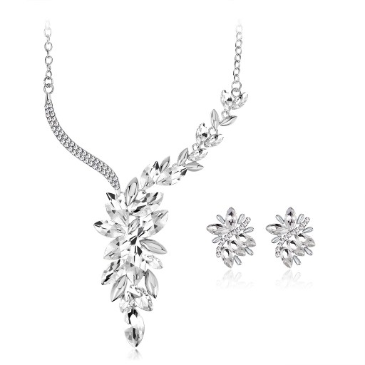 Серебряное колье и серьги с фианитами