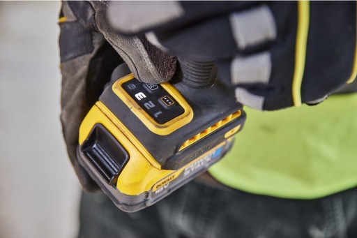 УДАРНЫЙ шуруповёрт DeWALT DCF860N 18V XR 282 Нм
