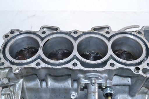 HONDA CBR 600 F4 PC35 картер двигателя