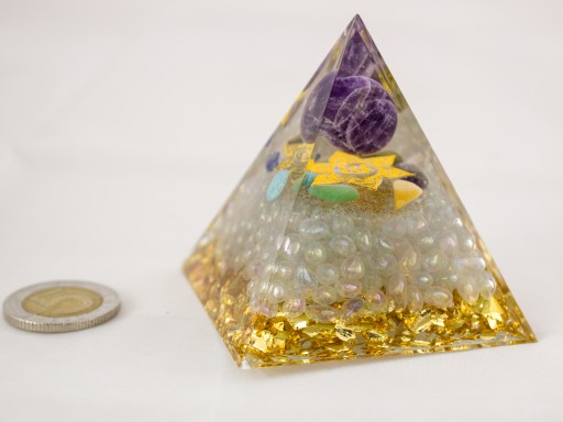 PIRAMIDKA ORGONIT TOPAZ TURKUS KAMIEŃ KSIĘŻYCOWY 6 cm HARMONIA CZAKRY MOC