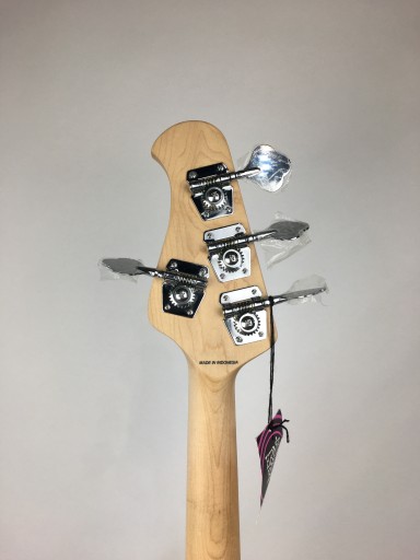 Sterling от Music Man StingRay Short Scale DCP Ex демо (Ray SS)