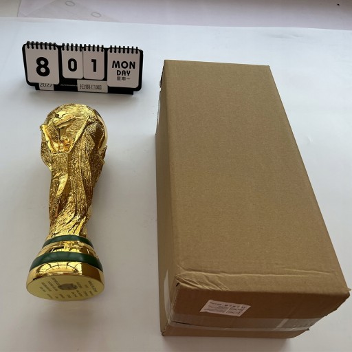 ЗОЛОТОЙ КУБОК ТРОФЕЙ 36 СМ ЧЕМПИОНАТ МИРА ИЗ СМОЛЫ