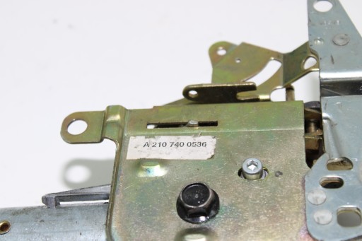 Mercedes W210 Замок крышки багажника 2107400536