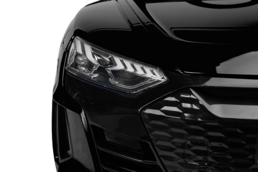АККУМУЛЯТОР АВТОМОБИЛЯ AUDI RS ETRON 4x4 LED КОЖА 2x2