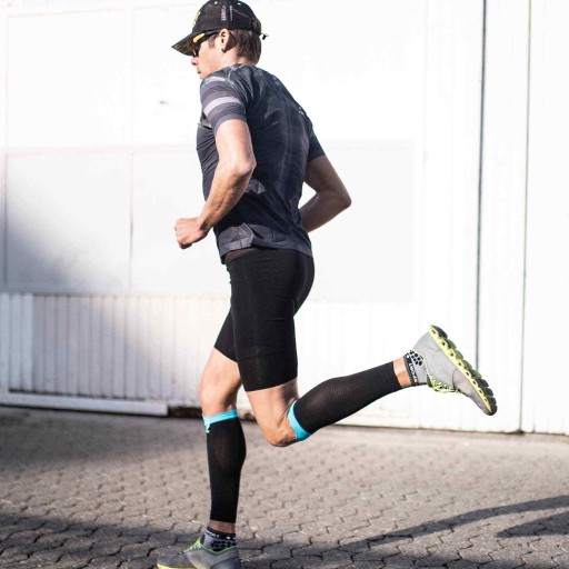 Spodenki biegowe COMPRESSPORT Run Under Control T2