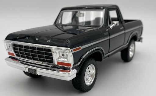 Ford Bronco пикап 1978 1:24 Motormax 79374 черный