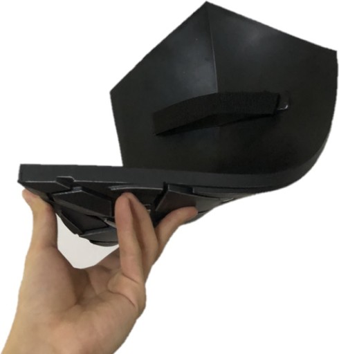 TARCZA Z RĄCZKĄ KAPITAN SUPERBOHATER PANTERA WAKANDA DUŻA 54/31 CM PU