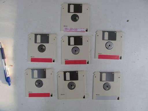 Оригинальные дискеты COMMODORE Amiga (C-64?) 3,5