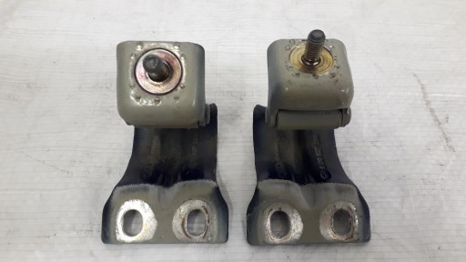 ПЕТЛЯ КРЫШКИ БАГАЖНИКА AUDI A3 8L 8D9827299