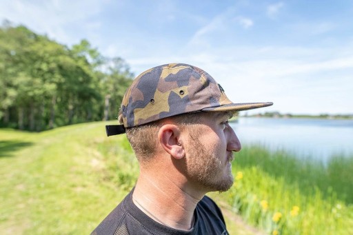 Czapka z daszkiem Avid Carp CAMO 5 PANEL CAP