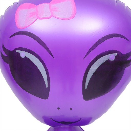 ALIEN PARTY отдает предпочтение летним надувным игрушкам