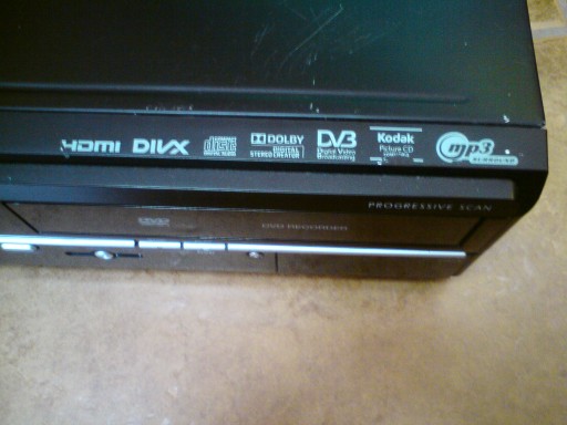 Комбинированный рекордер FUNAI WD6D-M100 2 в 1 VHS + DVD-РЕКОРДЕР PL MENU HDMI USB