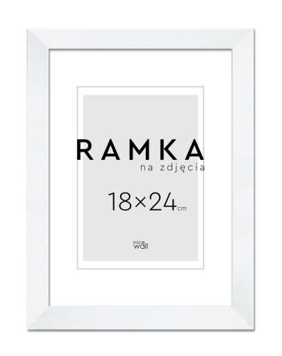 Белая фоторамка 18х24 см. Фоторамка
