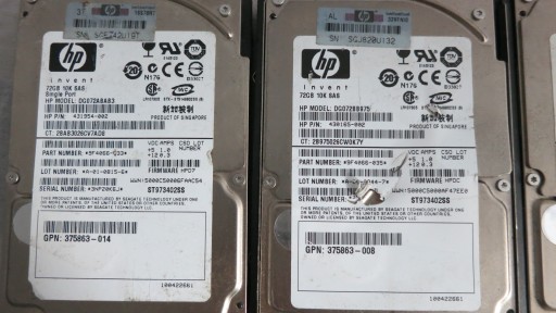 3 жестких диска HP 72 ГБ 2,5 дюйма SAS + корзина