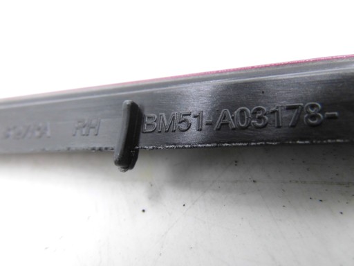 НАКЛАДКА ВЕТРОВОГО СТЕКЛА ПРАВАЯ FORD FOCUS Mk3 2011-18
