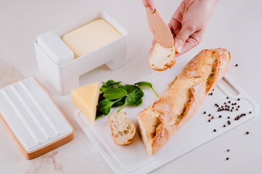 ИНТЕЛЛЕКТУАЛЬНАЯ МАСЛЕНКА ДЛЯ ВОДЫ MRS. BUTTER GADGET МАСЛЕНКА С КРЫШКОЙ СЕРАЯ