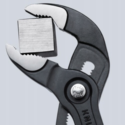 РЕГУЛИРУЕМЫЕ ЩИПЦЫ COBRA ТРУБНЫЙ КЛЮЧ 180 мм KNIPEX