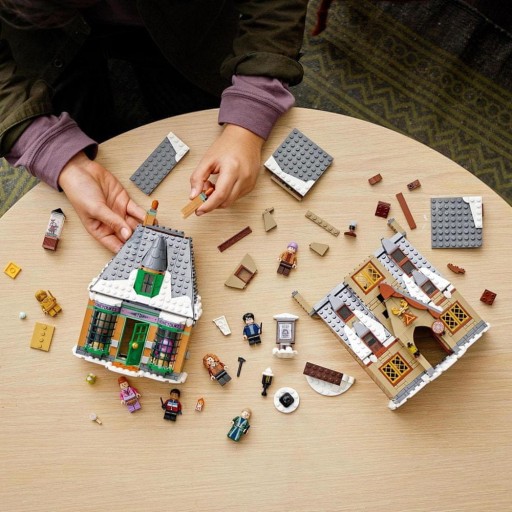 LEGO 76388 ГАРРИ ПОТТЕР Посещение деревни Хогсмид