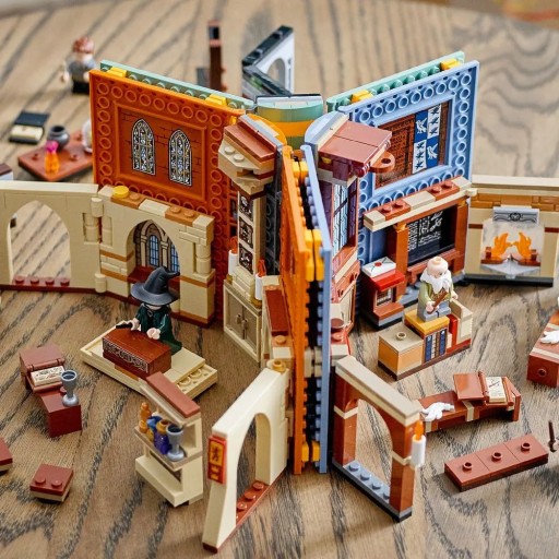 LEGO 76385 Гарри Поттер — Моменты Хогвартса: урок заклинаний и чар