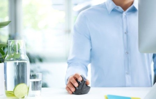 Logitech MX Вертикальный, улучшенная эргономика
