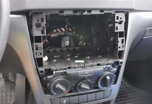 Монтажная рама 2-DIN TOURAN GOLF5 PASSAT ACV