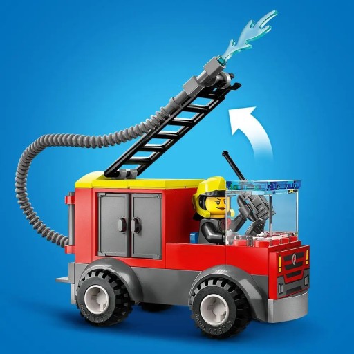 LEGO City 60375 Пожарная часть Пожарная часть и пожарная машина тушат пожар