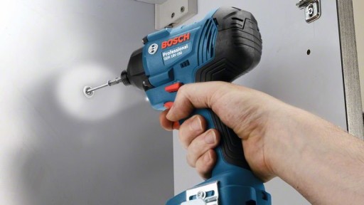 Ударный шуруповерт Bosch 06019G5106 18 В
