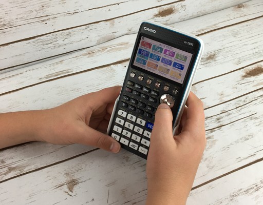 Цветной графический калькулятор Casio fx-CG50