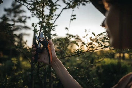 СРЕДСТВА ДЛЯ САДА FISKARS РУЧНЫЕ НОЖНИЦЫ ДЛЯ СТРОИТЕЛЬСТВА