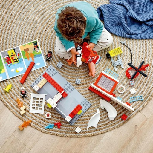 LEGO Duplo 10970 Пожарная часть и вертолет
