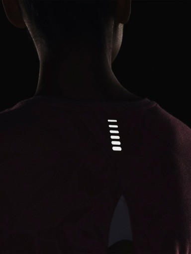 ФУТБОЛКА ЖЕНСКАЯ UNDER ARMOR STREAKER SNOWCLOUD S