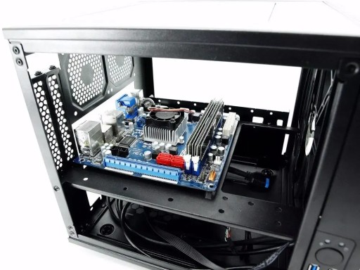 Thermaltake Core V1 черный