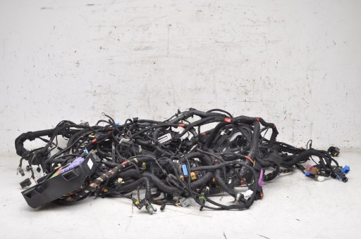 Ferrari california 4.3 вязка проводка внутри , фото