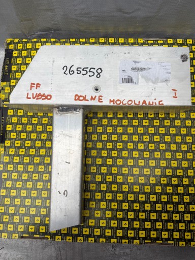 Нижний крепление левое ferrari gtc lusso 265558 , фото