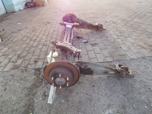 Hyundai entourage усилитель подвески задний , фото