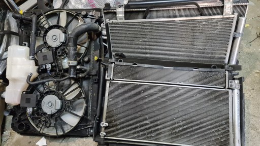 Lexu is iii 200t 300h 250 радиаторы 13 -21 , фото